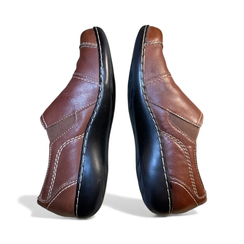 CLARKS Brown Leather Women’s Slip-On Shoes - US Size 8 M - EUC
